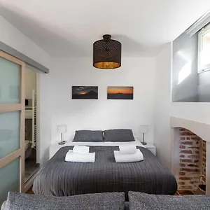 https://le-descartes-emplacement-ideal-gare-centre.inbrittany.com