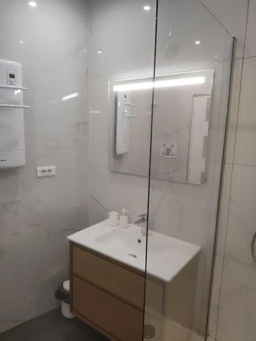 Villa Au Calme Avec Exterieur Et Parking Gratuit Aux Portes D'Aix Et Marseille Emplacement Ideal 0*,  France