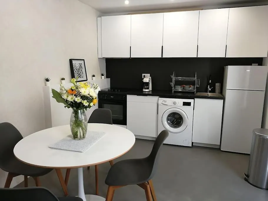 Villa Au Calme Avec Exterieur Et Parking Gratuit Aux Portes D'Aix Et Marseille Emplacement Ideal